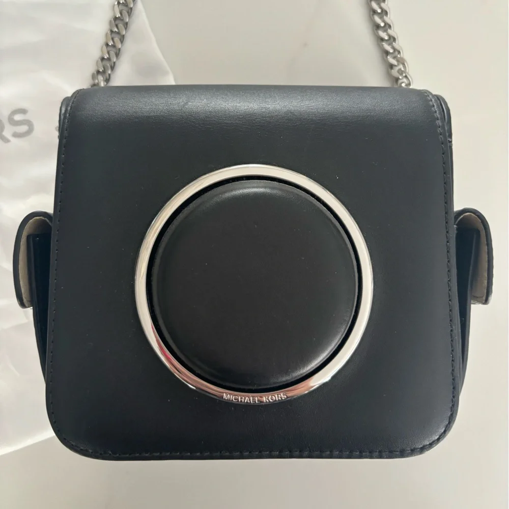 Michael Kors INSTAX BUNDLE - Camera Bag + mini70 Camera + B&W Film Pack - Picture 2 of 9